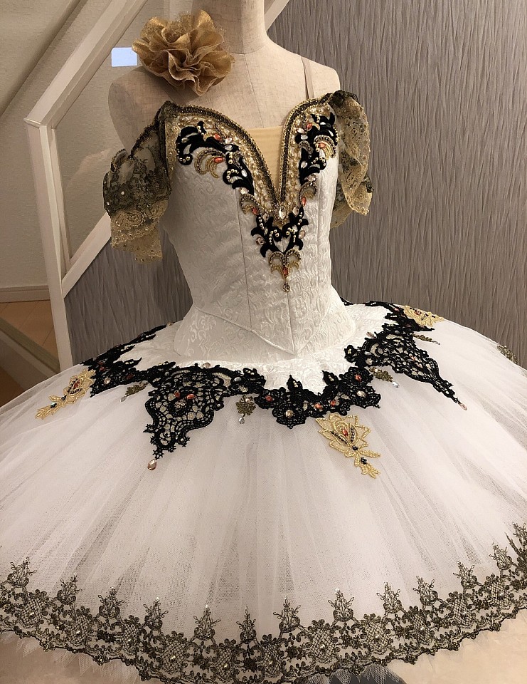 レンタル衣装:女性子どもサイズのヴァリエーション¥6000〜