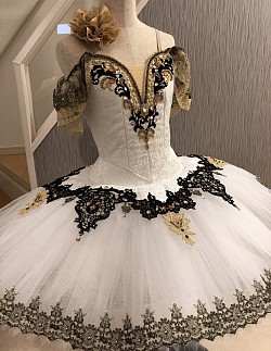 ドンキホーテ、パキータA  160〜170cm ¥8000