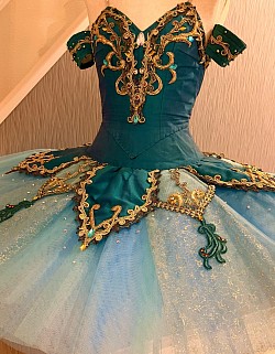 グリーンチュチュB 150〜160cm×1　リメイク衣裳のため¥6000