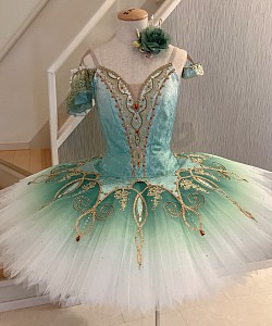 グリーンチュチュA 155〜165cm ¥8000